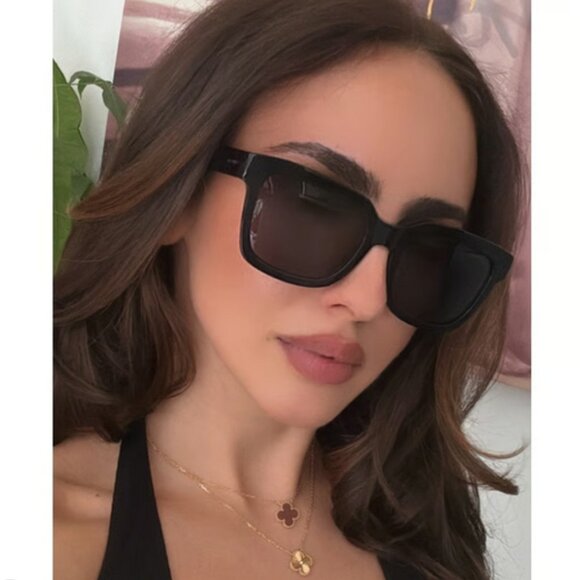 Gucci GG0001SN 001 Black Frame Black Lens Sunglasses w/ Case Italy 52-21-145 - Picture 8 of 16